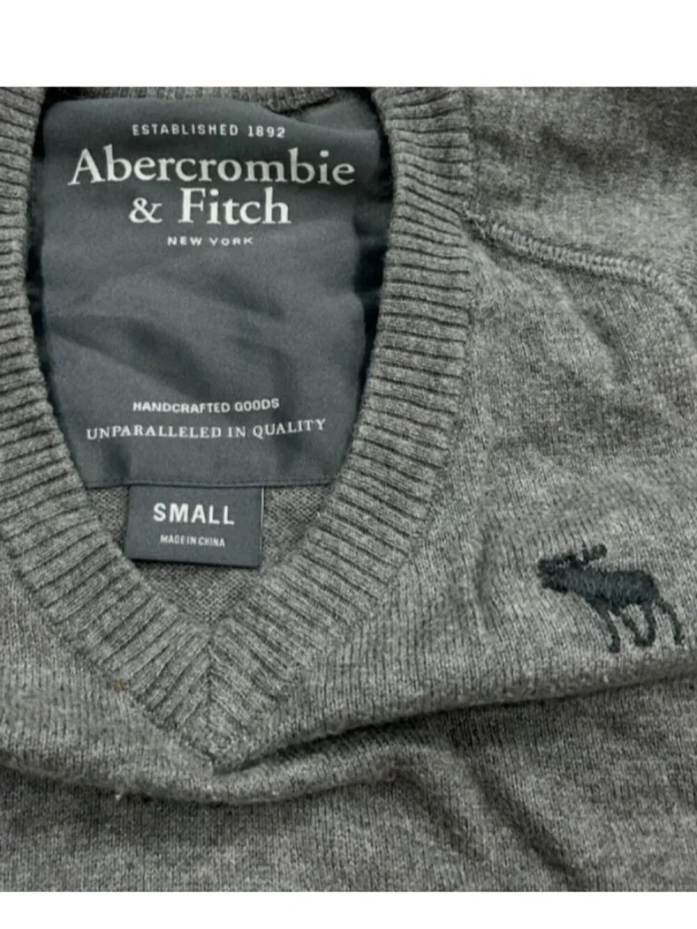 Abercrombie & Fitch V-Neck Sweater Mens Small Grey Wool Blend Pullover
